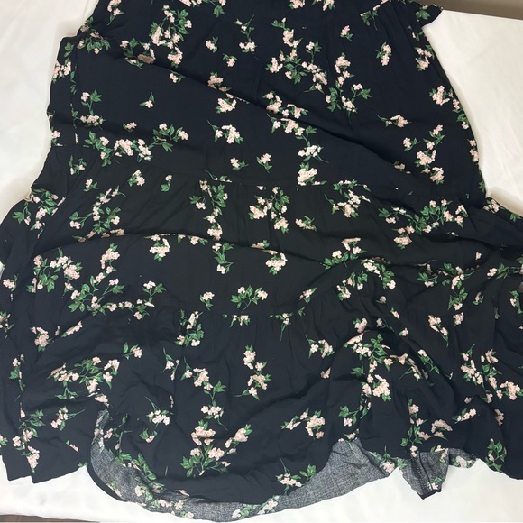 Floral Black Dress with Green and White Accents - Picture 6 of 8